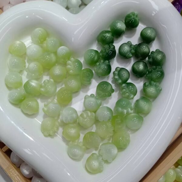 A07-7 Open Hole Color Shift Cat Claw Beads