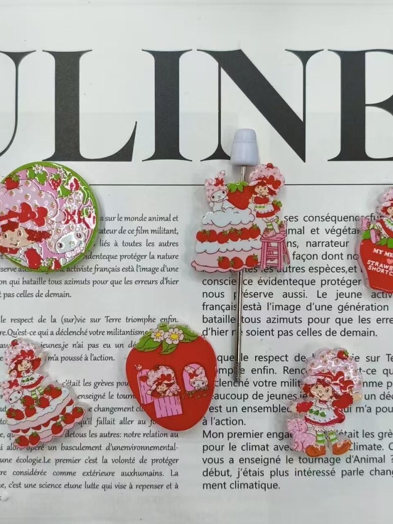 3D Embossed Open Hole Strawberry Shortcake with Melody