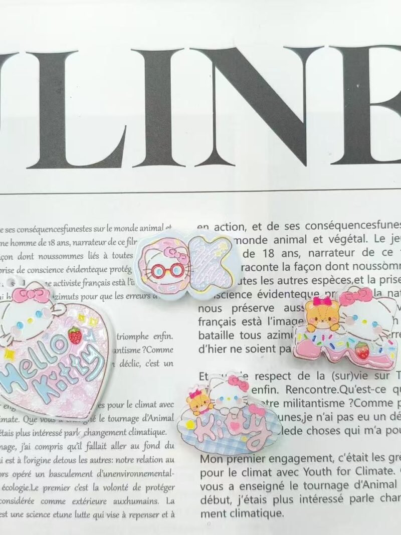 A60 3D Embossed Double Shaped Hole Hello Kitty