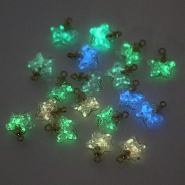 B03-1 Sequin Star Pendant