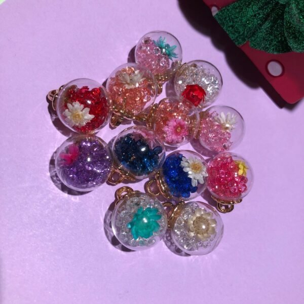 B06 Preserved Flower Glass Ball Pendant