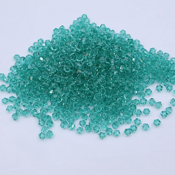 B24 Super Shiny Crystal Rhombus Beads - Tiffany Green