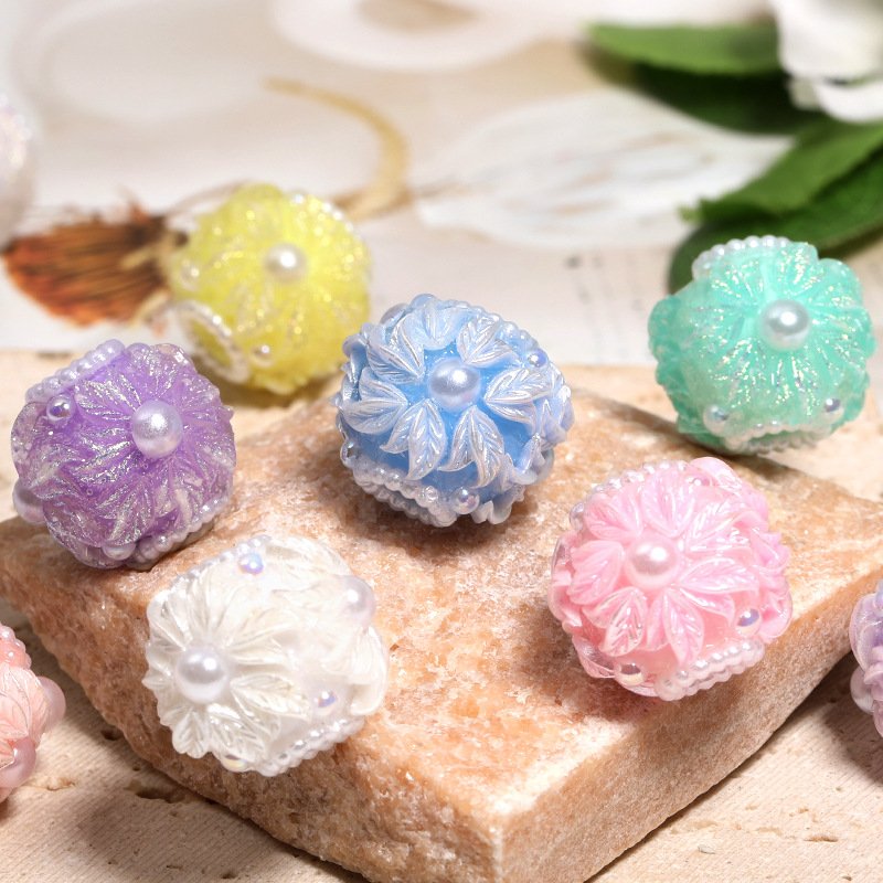 C50 Elaborate Large Petal Beads