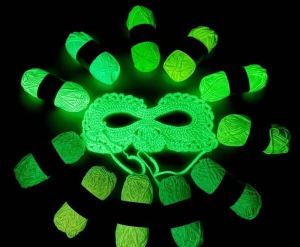 D89 2mm Glow-in-the-Dark Crochet Yarn