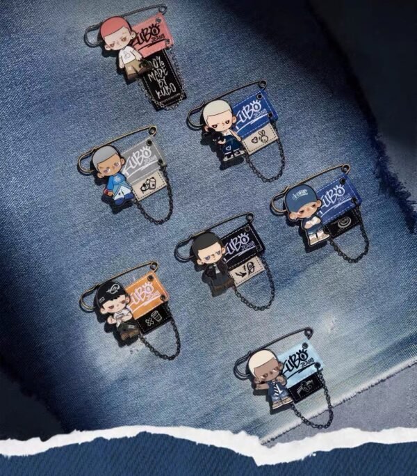 JC355-Pop Mart - KUBO JEANS Badge Blind Box