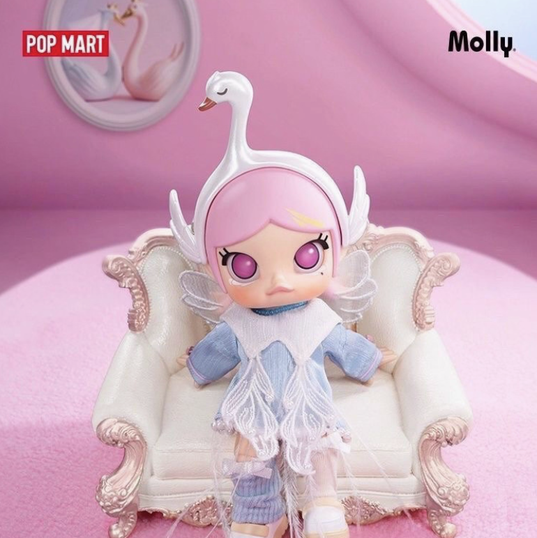 JC1079 JC1079-MOLLY Metamorphosis Swan Action Figure