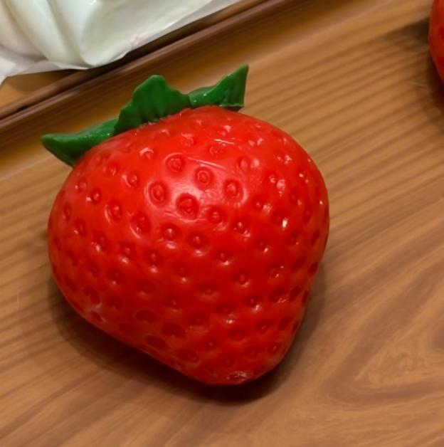 JC1146-Giant Strawberry