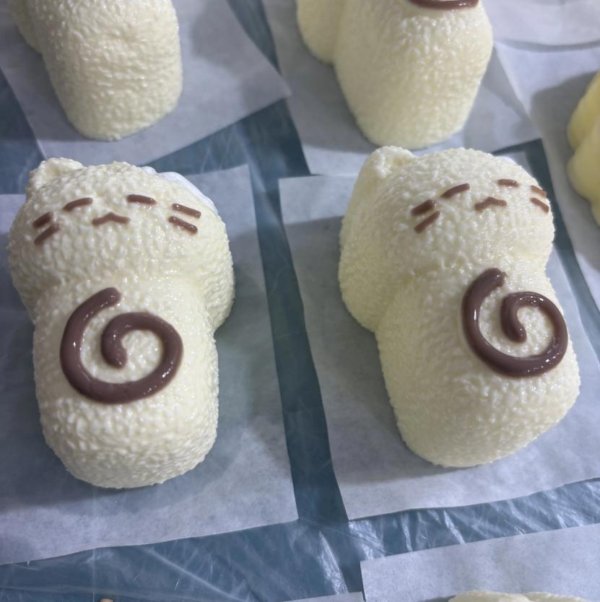 JC1331-Yellow Cat Chocolate Tail